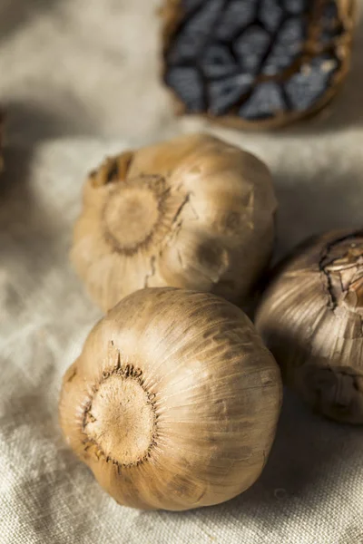 Organic Fermented Black Garlic Ready Cook — Stock Photo, Image