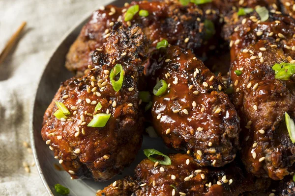 Homemade Spicy Korean Chicken Wings Sesame Seeds — Stock Photo, Image