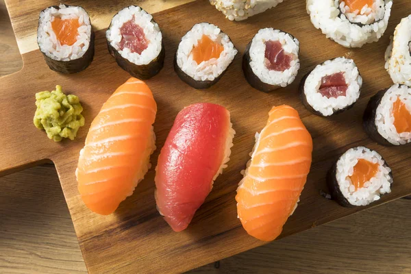 Domu Sushi Ogromny Talerz Wasabi Sos Sojowy — Zdjęcie stockowe