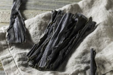 Kurutulmuş organik Japon Kombu deniz yosunu hazır Cook ile