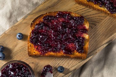 Organik ev yapımı yaban mersini Huckleberry korur tost