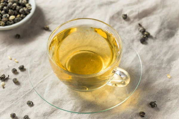 Organik Sıcak Oolong Çay Bir Fincan Tabağı — Stok fotoğraf