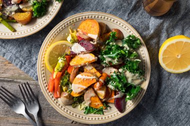 Tahin sosu ile organik Vegan Vejetaryen Buda kase pişmiş