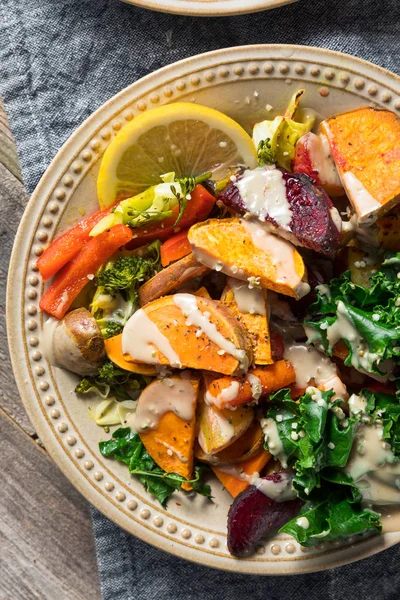 Cocinado Orgánico Vegano Veggie Buddha Bowl Con Salsa Tahini — Foto de Stock