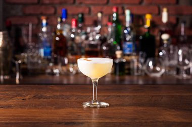 Bir çubuğu Pisco ekşi kokteyl serinletici