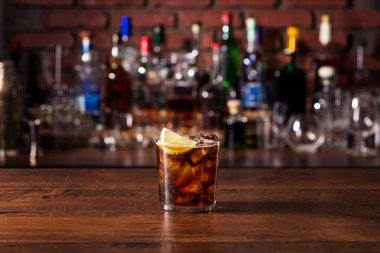 ROM ve Cola Kokteyl Bar üzerinde yenileme