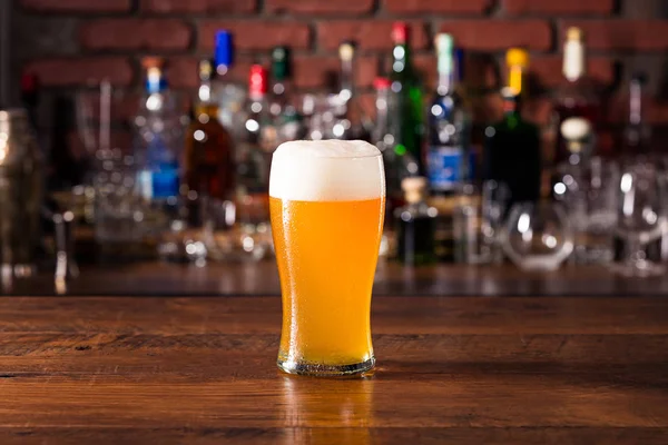 Refreshing Amber Craft Beer Bar — Stock Photo, Image