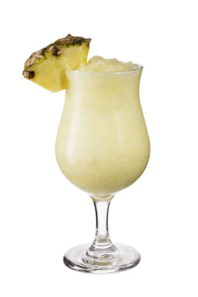 Rum Rinfrescante Pina Colada Cocktail Bianco Con Percorso Ritaglio — Foto Stock