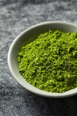 Organik yeşil çay Matcha tozu bir kase