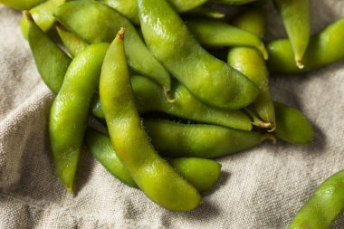 Yemeye hazır çiğ yeşil organik Edamame soya fasulye