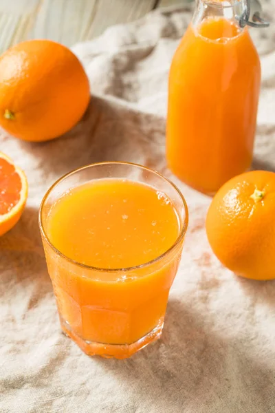 Raw Ekologiskt Caracara Apelsinjuice Redo Att Dricka — Stockfoto