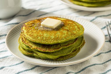 Ev yapımı Matcha yeşil çay krep