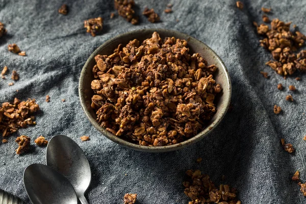 Домашний шоколад Granola в миске — стоковое фото