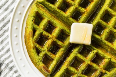 Ev yapımı yeşil çay Matcha gözleme