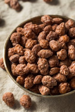 Ev yapımı tarçın şeker badem