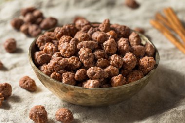 Ev yapımı tarçın şeker badem