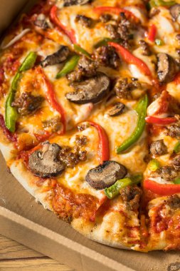 Bir kutu içinde Pizza çıkarmak