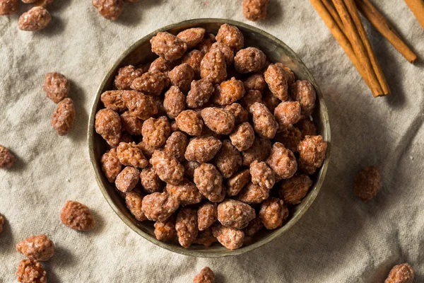 Mandorle di zucchero alla cannella fatte in casa — Foto Stock