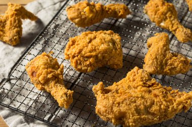 Ev yapımı Güney kızarmış tavuk yemeği