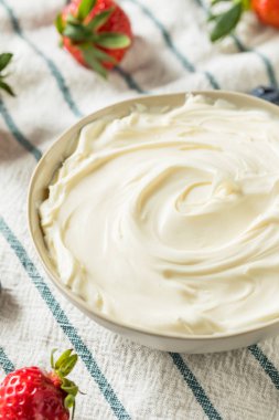 Kremsi ev yapımı Mascarpone peyniri