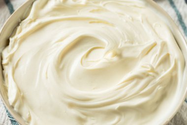Kremsi ev yapımı Mascarpone peyniri