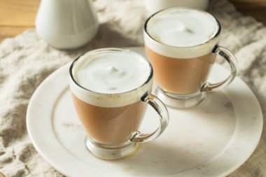 Sıcak Londra sis çay içecek