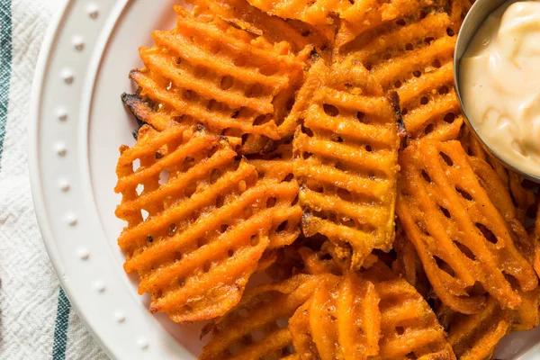 Hausgemachte Süßkartoffelwaffeln Pommes — Stockfoto