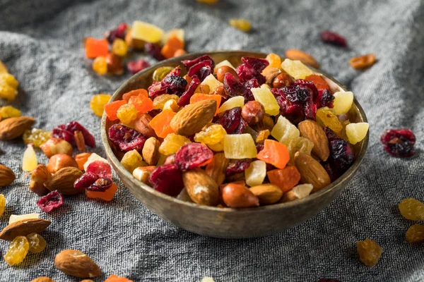 Frutas secas saudáveis e mistura de nozes — Fotografia de Stock