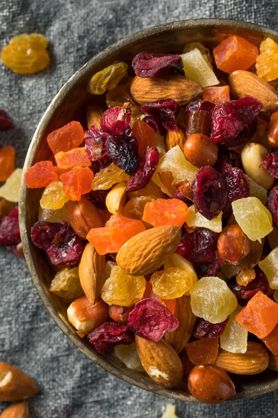 Gesunde Mischung aus Trockenfrüchten und Nüssen — Stockfoto