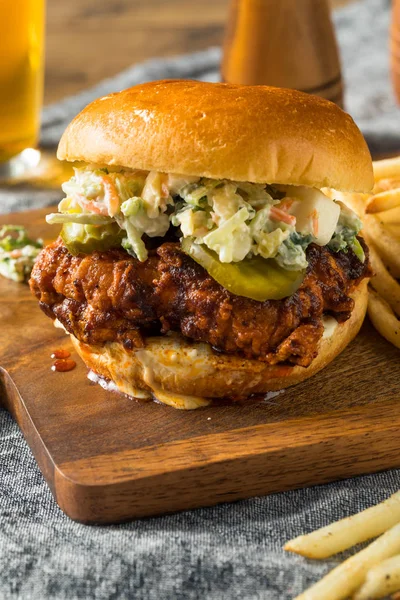 Casero picante Nashville Hot Chicken Sandwich —  Fotos de Stock