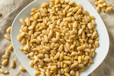 Ham organik çam fıstığı