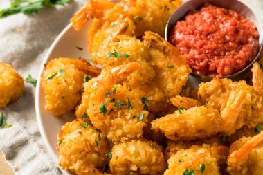 Ev yapımı Fried Coconut karides