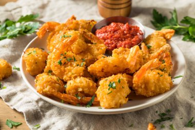 Ev yapımı Fried Coconut karides