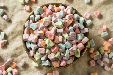 Şekerli tatlı Marshmallow sadece tahıl