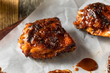 Ev yapımı Izgara Barbekü tavuk uyluk