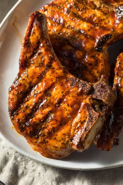 Ev yapımı Barbekü Domuz Pirzolası