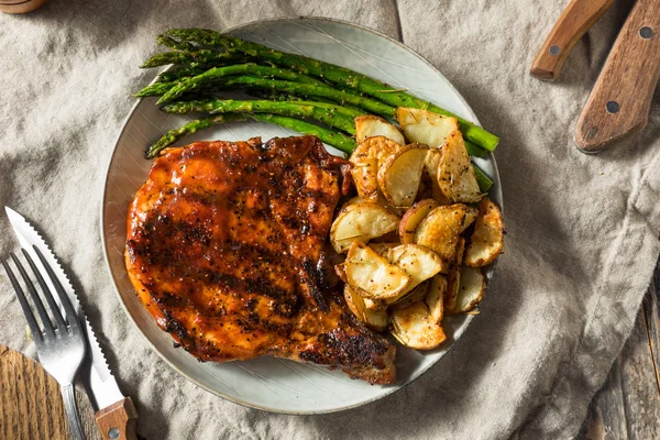 Chuletas de cerdo hechas en casa barbacoa — Foto de Stock