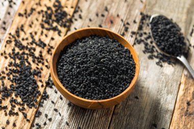 Ham Organik Siyah Rezene Çiçeği Tohumu