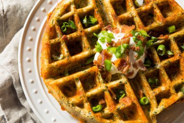 Pastırma ile Ev Yapımı Tuzlu Waffle