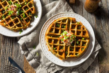 Pastırma ile Ev Yapımı Tuzlu Waffle