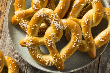 Ev yapımı Bavyera Yumuşak Kraker