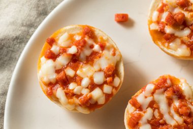 Dondurulmuş Mini Pizza Simitler