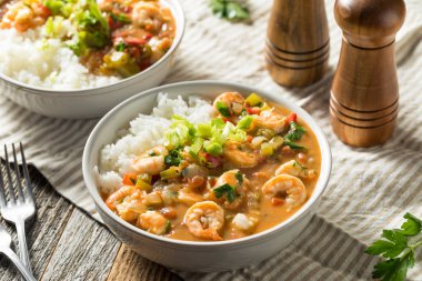 Baharatlı Ev Yapımı Cajun Karides Etouffee