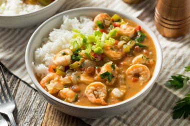 Baharatlı Ev Yapımı Cajun Karides Etouffee