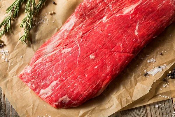Raw Grass Fed Flank Steak — Stock Photo, Image