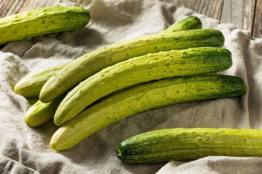 Çiğ Yeşil Organik Kore Salatalık