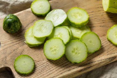 Çiğ Yeşil Organik Kore Salatalık