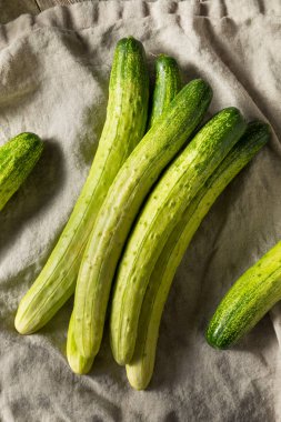 Çiğ Yeşil Organik Kore Salatalık