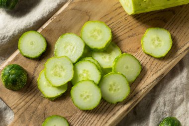 Çiğ Yeşil Organik Kore Salatalık