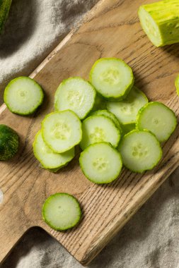 Çiğ Yeşil Organik Kore Salatalık